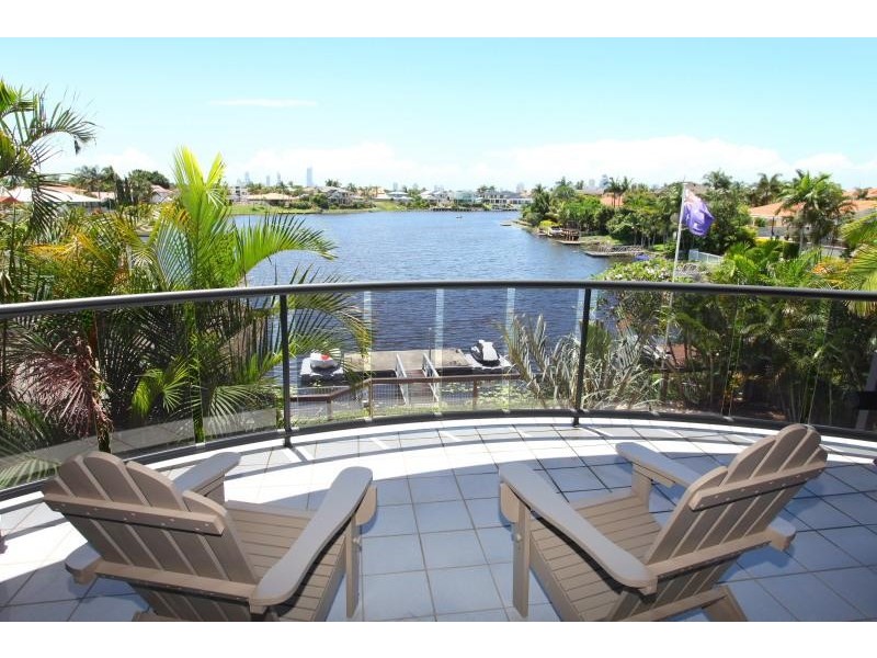 25 Montevideo Drive, Clear Island Waters QLD 4226