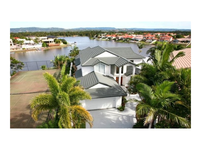 18 Tortuga Place, Clear Island Waters QLD 4226