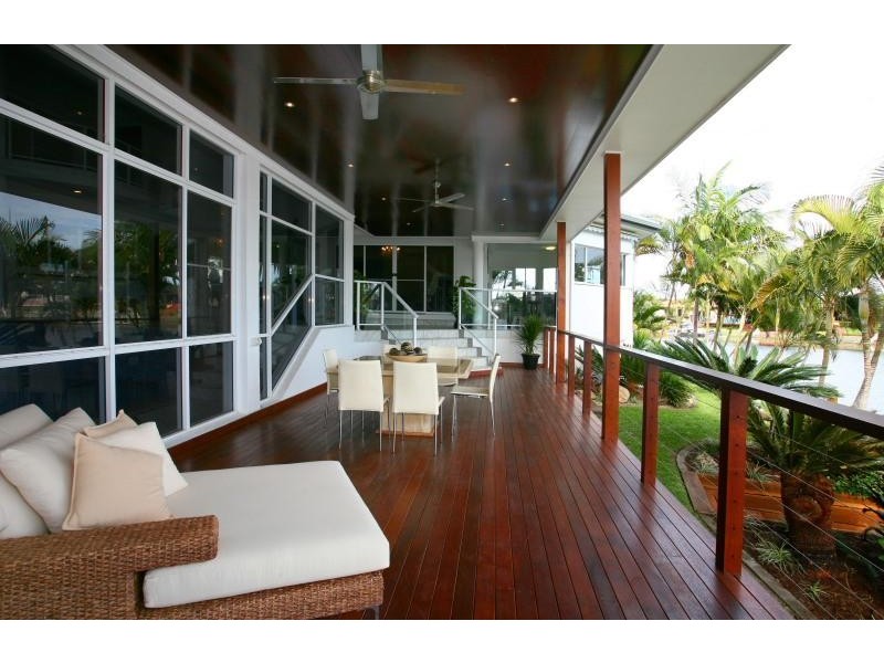 18 Tortuga Place, Clear Island Waters QLD 4226