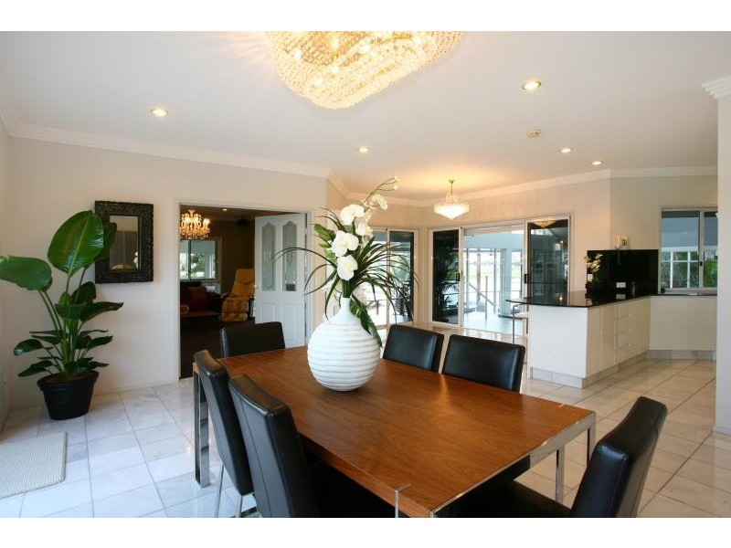 18 Tortuga Place, Clear Island Waters QLD 4226
