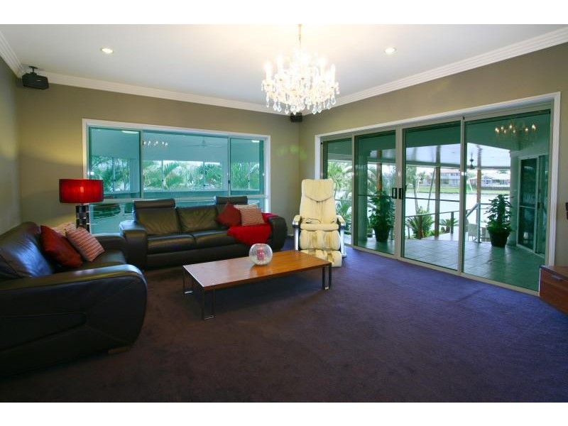 18 Tortuga Place, Clear Island Waters QLD 4226