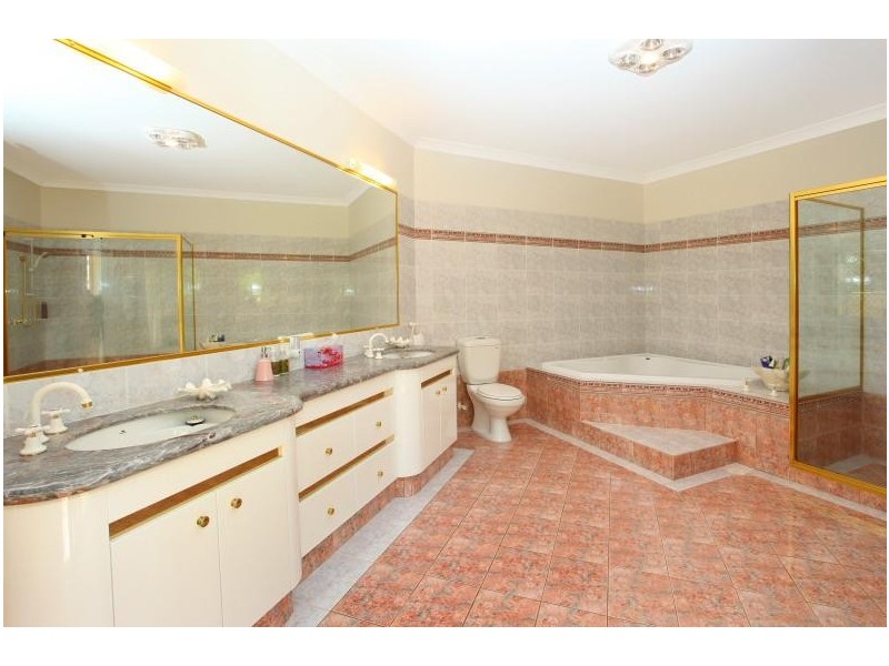 31 Kirralee Drive, Robina QLD 4226