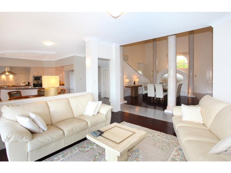 31 Kirralee Drive, Robina QLD 4226