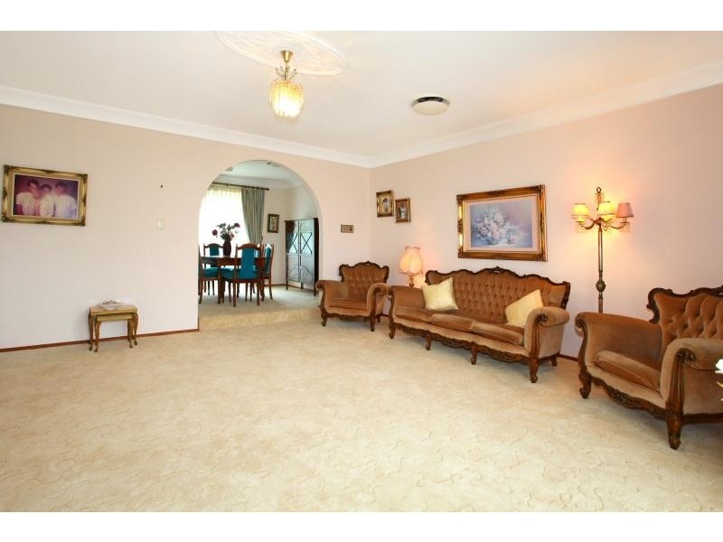 11 Compass Court, Mermaid Waters QLD 4218