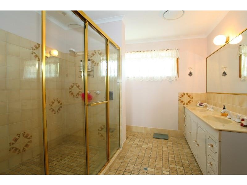11 Compass Court, Mermaid Waters QLD 4218