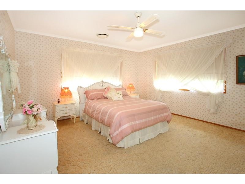 11 Compass Court, Mermaid Waters QLD 4218