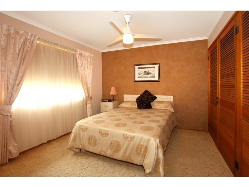 11 Compass Court, Mermaid Waters QLD 4218