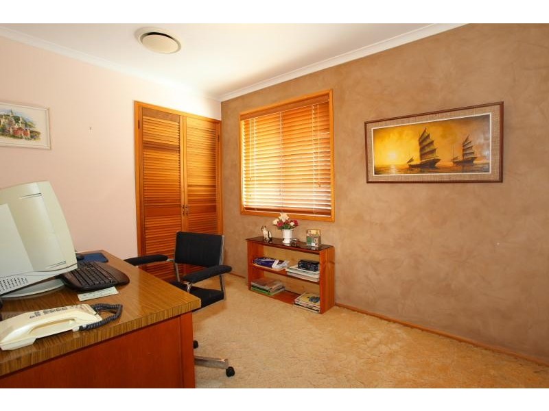 11 Compass Court, Mermaid Waters QLD 4218