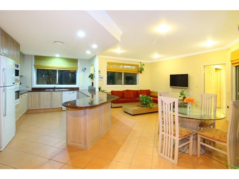 21 Tortuga Place, Clear Island Waters QLD 4226