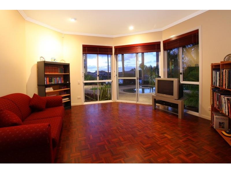 21 Tortuga Place, Clear Island Waters QLD 4226