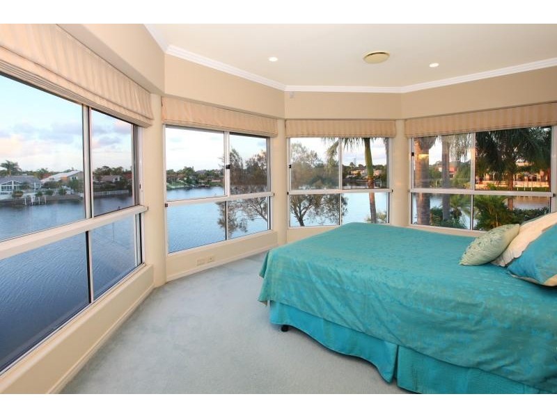 21 Tortuga Place, Clear Island Waters QLD 4226