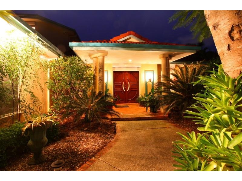 21 Tortuga Place, Clear Island Waters QLD 4226