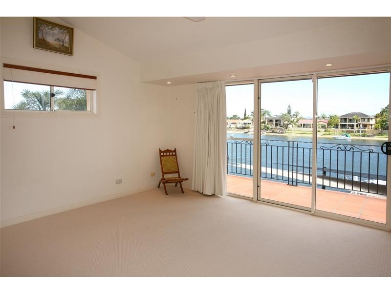 9 Yunga Court, Broadbeach Waters QLD 4218