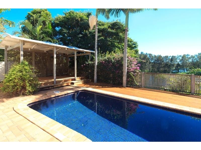 11 Montserrat Court, Clear Island Waters QLD 4226