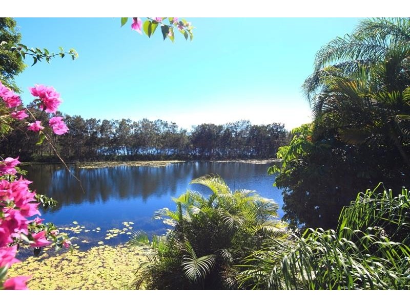 11 Montserrat Court, Clear Island Waters QLD 4226