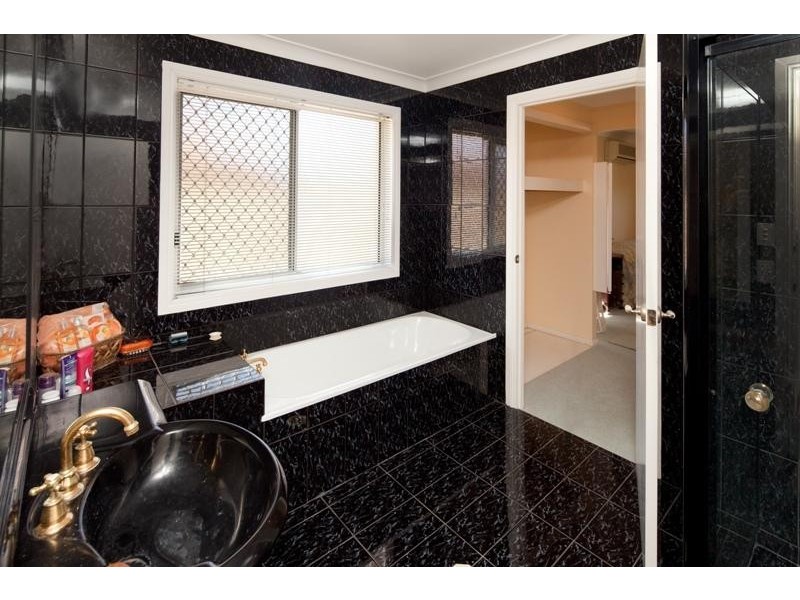 11 Montserrat Court, Clear Island Waters QLD 4226