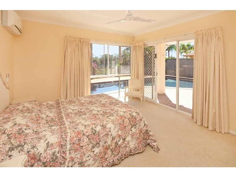 11 Montserrat Court, Clear Island Waters QLD 4226