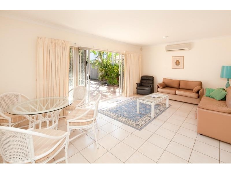 11 Montserrat Court, Clear Island Waters QLD 4226