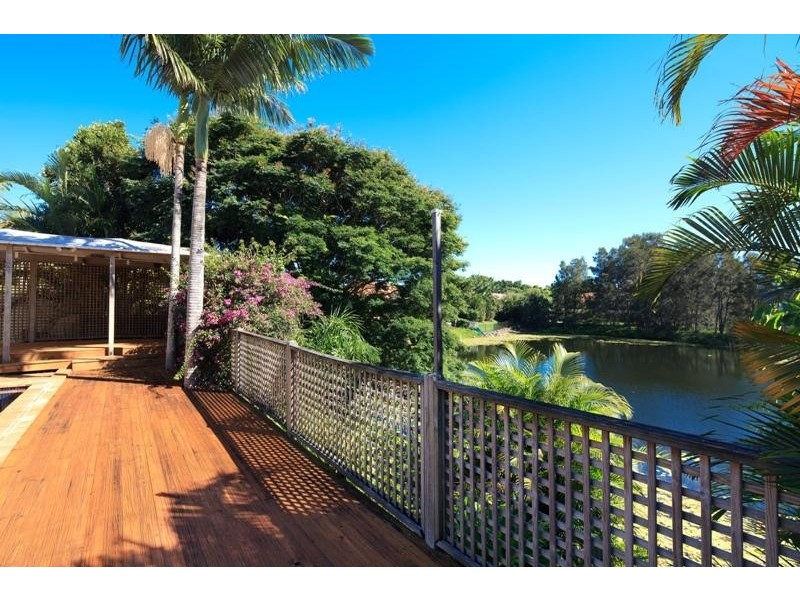 11 Montserrat Court, Clear Island Waters QLD 4226