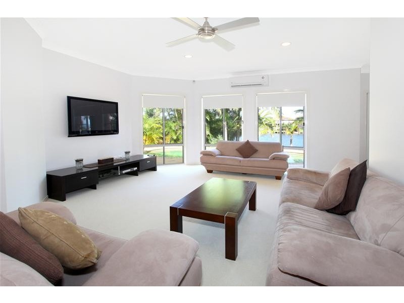 12 Montevideo Drive, Clear Island Waters QLD 4226