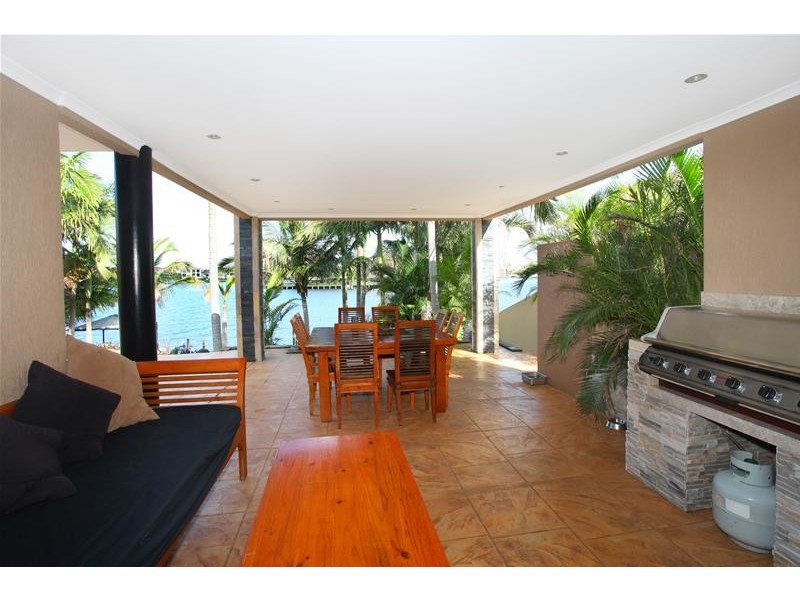12 Montevideo Drive, Clear Island Waters QLD 4226