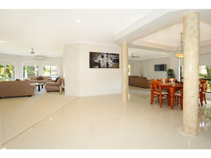 12 Montevideo Drive, Clear Island Waters QLD 4226