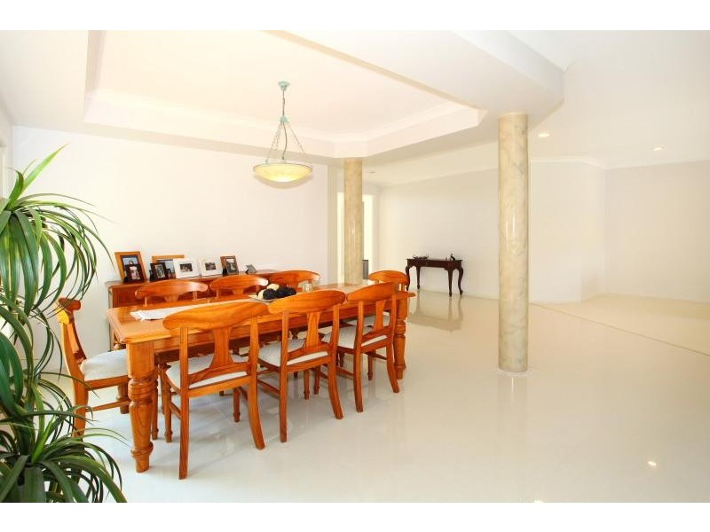 12 Montevideo Drive, Clear Island Waters QLD 4226