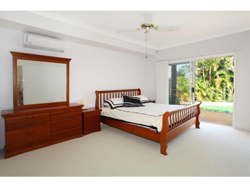 12 Montevideo Drive, Clear Island Waters QLD 4226