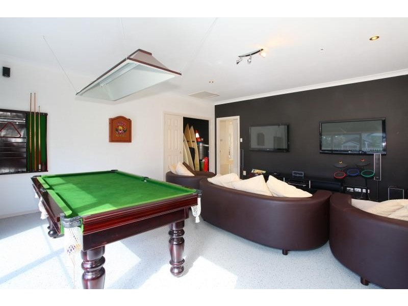 12 Montevideo Drive, Clear Island Waters QLD 4226