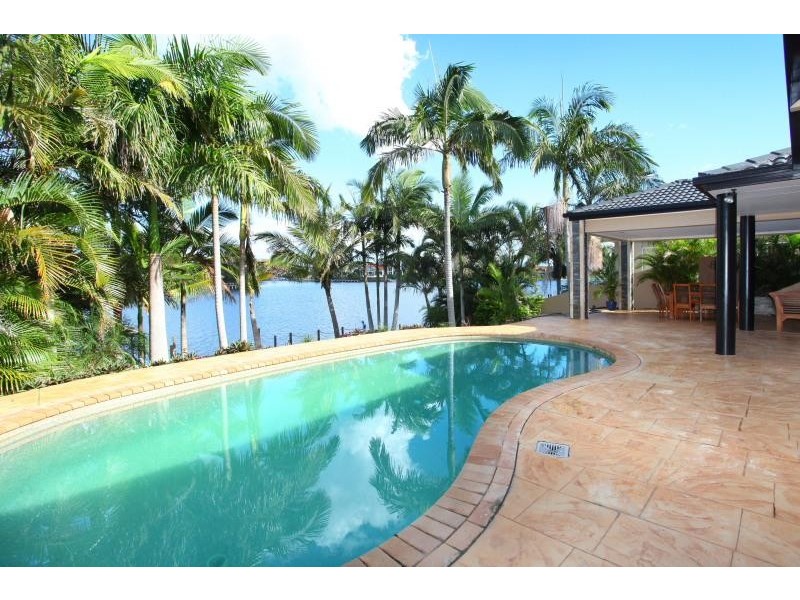 12 Montevideo Drive, Clear Island Waters QLD 4226