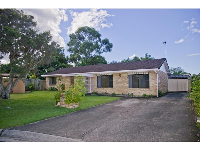 5 Goroka Court, Clear Island Waters QLD 4226