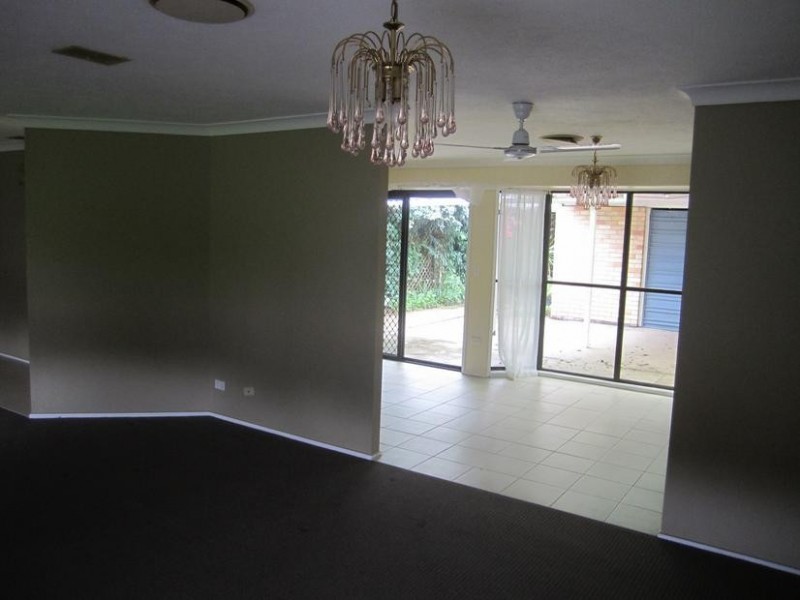 5 Goroka Court, Clear Island Waters QLD 4226