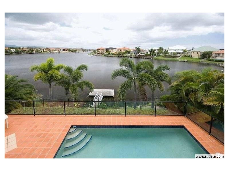 40 Bollard Circuit, Clear Island Waters QLD 4226