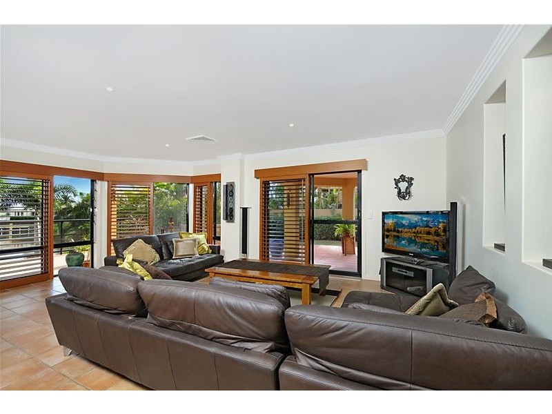 40 Bollard Circuit, Clear Island Waters QLD 4226