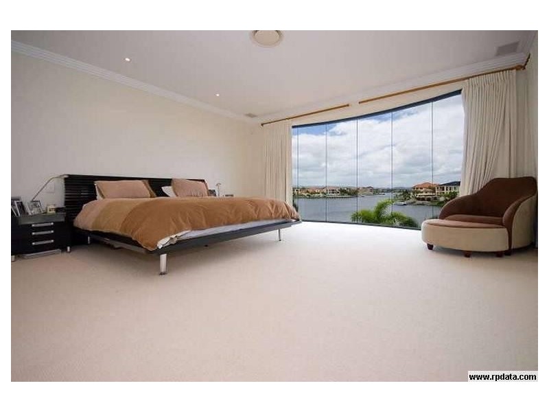 40 Bollard Circuit, Clear Island Waters QLD 4226