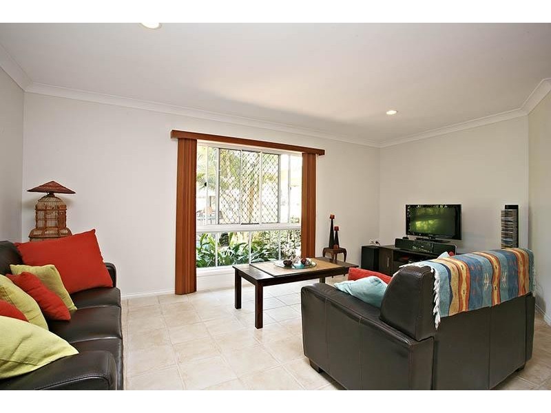 7 Ensenada Court, Broadbeach Waters QLD 4218