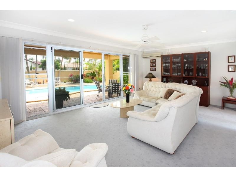 27 Cayman Drive, Clear Island Waters QLD 4226