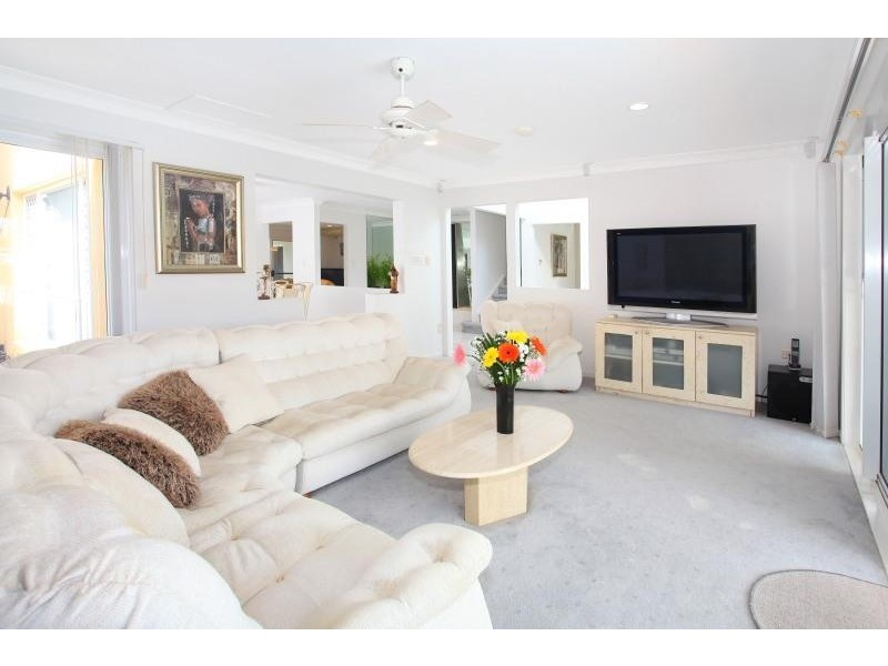 27 Cayman Drive, Clear Island Waters QLD 4226