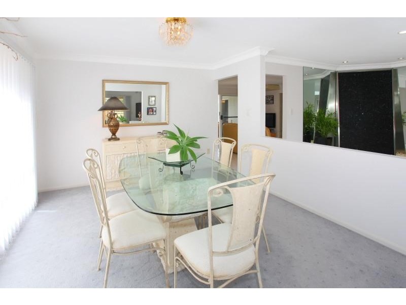 27 Cayman Drive, Clear Island Waters QLD 4226