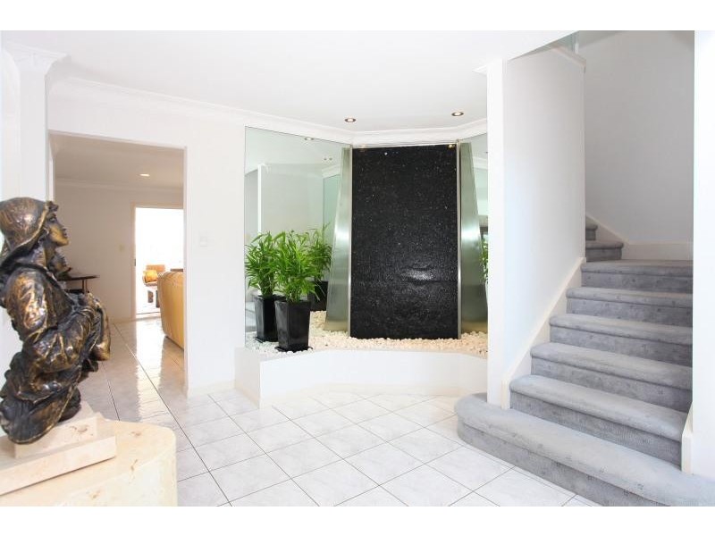 27 Cayman Drive, Clear Island Waters QLD 4226