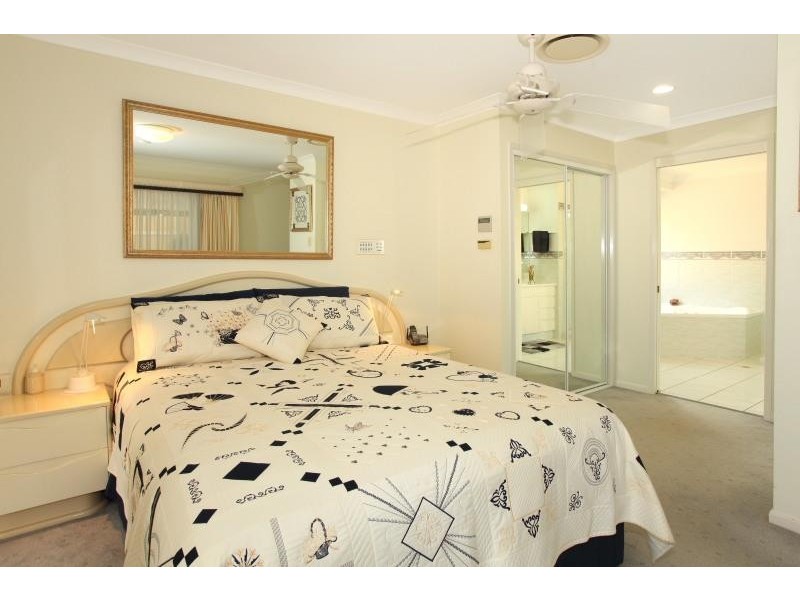 27 Cayman Drive, Clear Island Waters QLD 4226