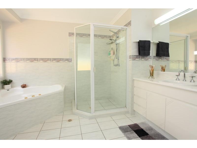 27 Cayman Drive, Clear Island Waters QLD 4226