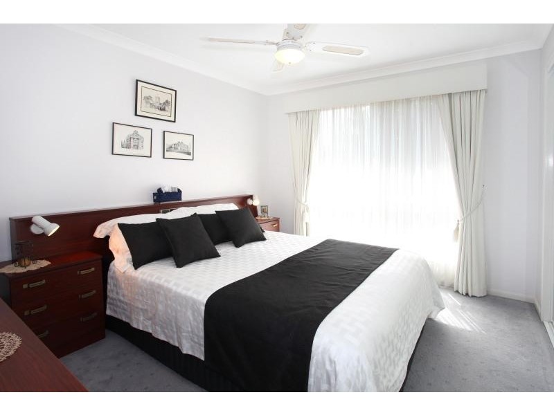 27 Cayman Drive, Clear Island Waters QLD 4226