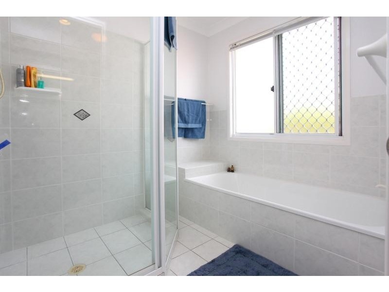 27 Cayman Drive, Clear Island Waters QLD 4226