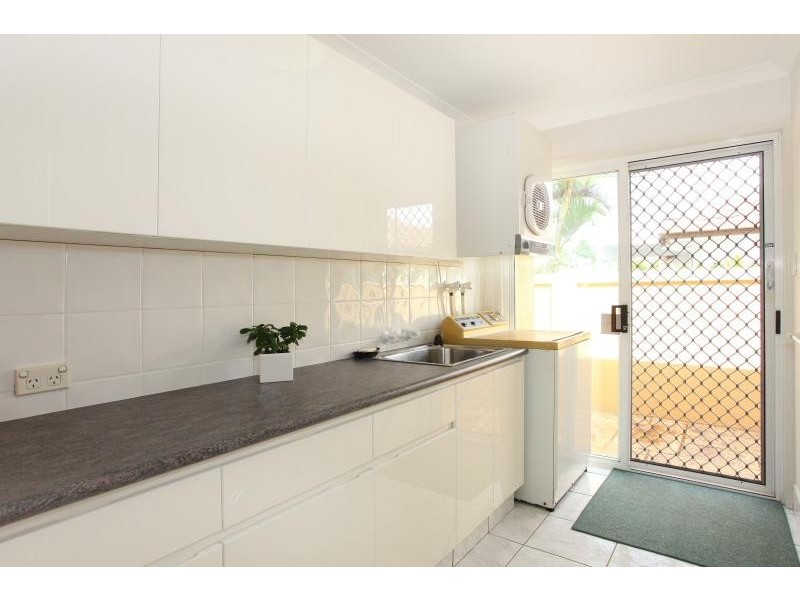 27 Cayman Drive, Clear Island Waters QLD 4226