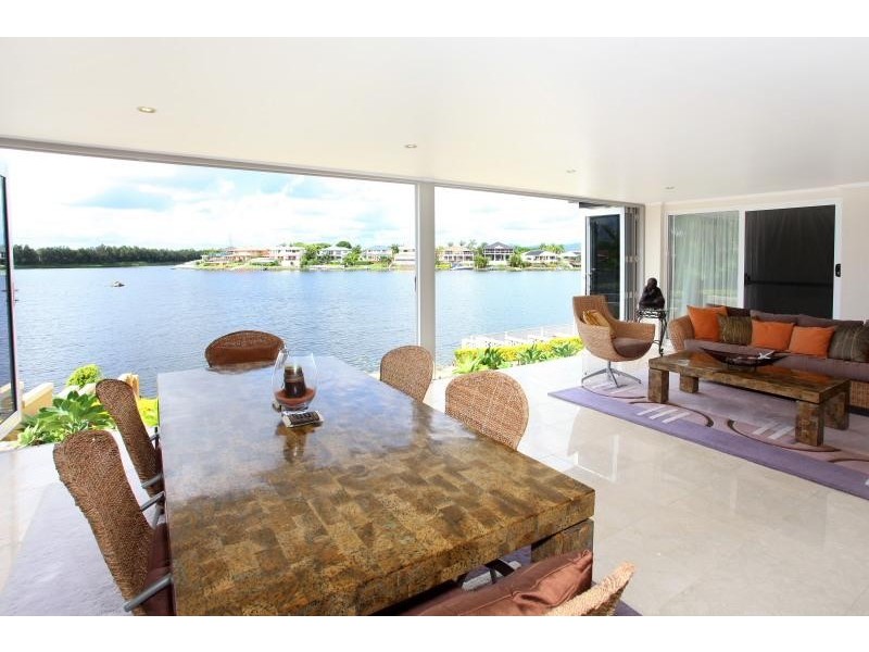 27 Cayman Drive, Clear Island Waters QLD 4226