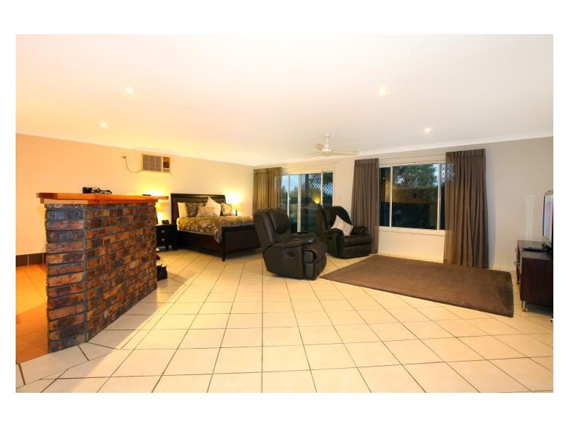 6 Stillwater Crescent, Robina QLD 4226