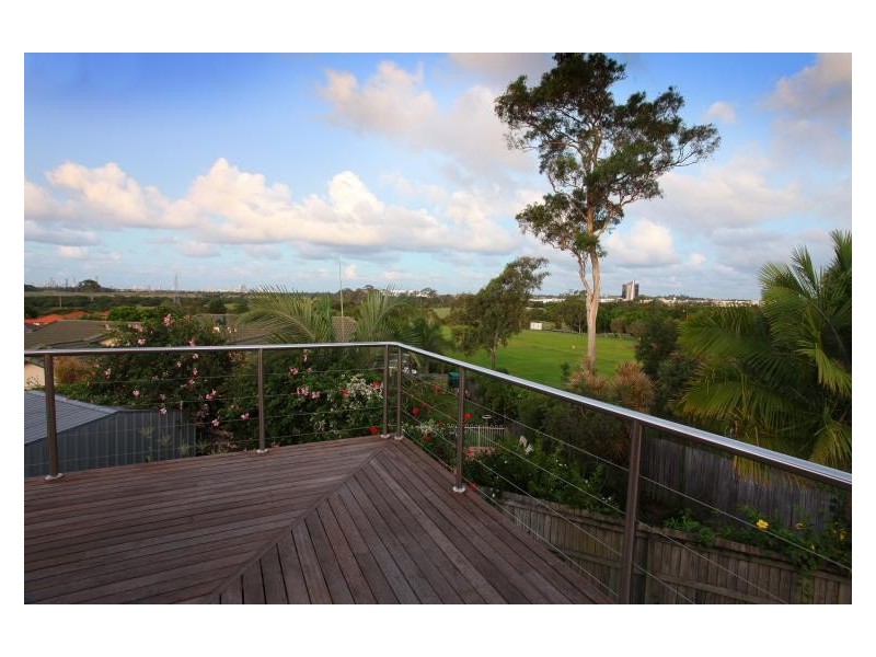 6 Stillwater Crescent, Robina QLD 4226