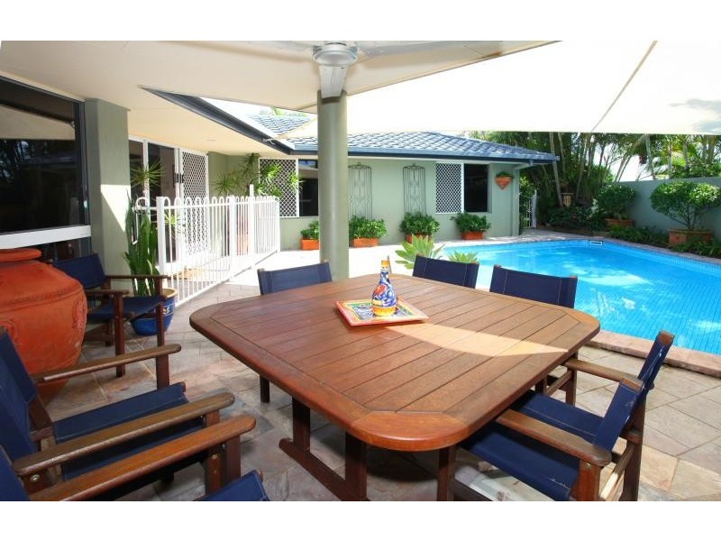 49 Martinique Way, Clear Island Waters QLD 4226