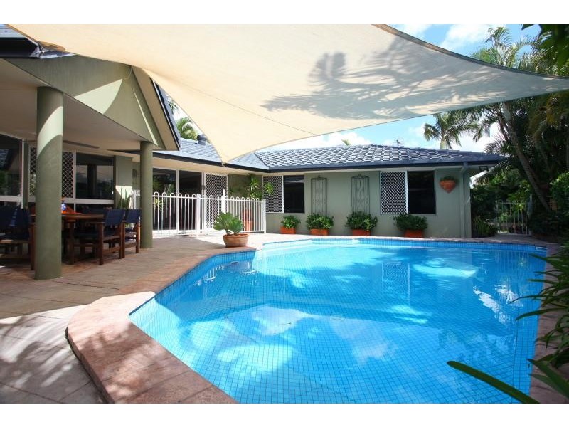 49 Martinique Way, Clear Island Waters QLD 4226